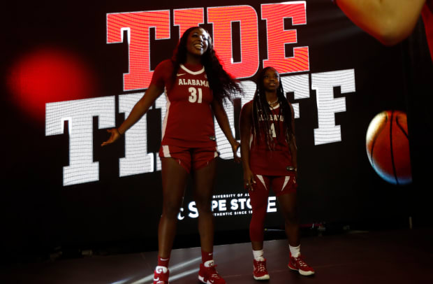 102221_MS_RiceJa_SuttonTa_TipOff_Crimson Tide Photos5494